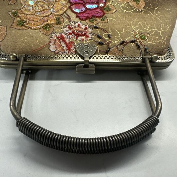 Vintage beaded evening purse with antique closure hardware Chain Strap - Picture 7 of 13